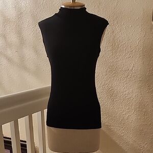 Chic Black Sleeveless Top